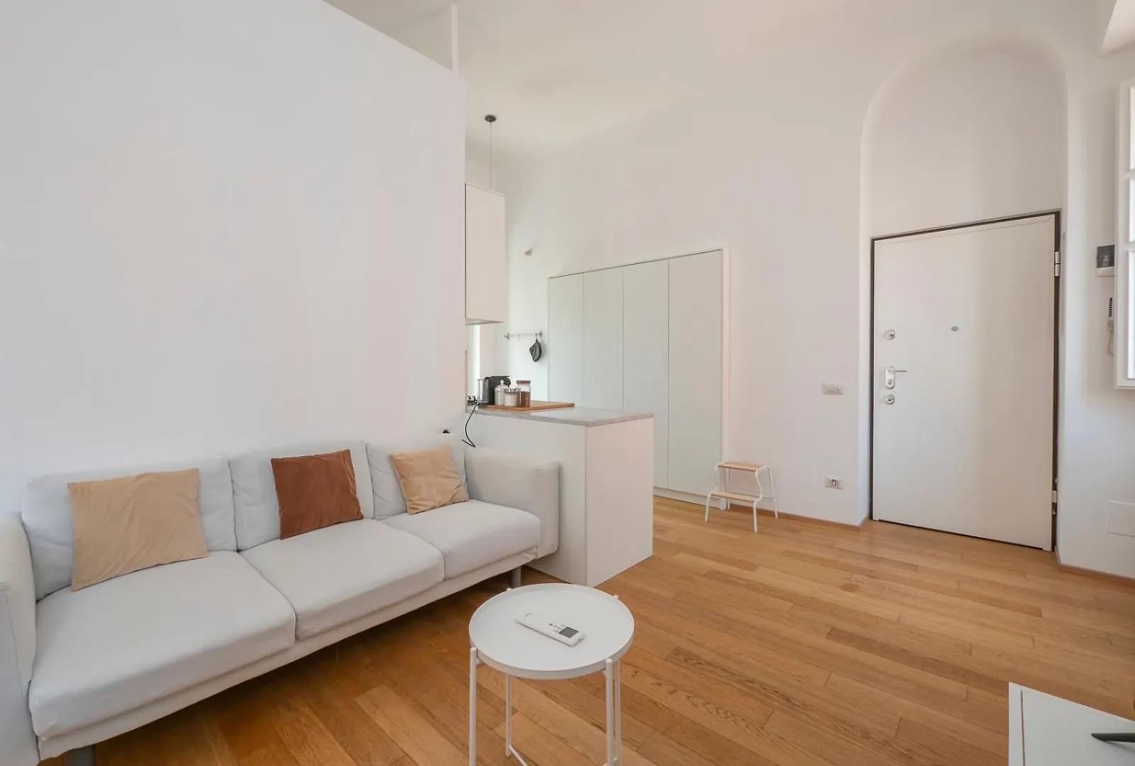 Xenia Apartments - Attic Studio Apartment In Chinatown Milan 0*,