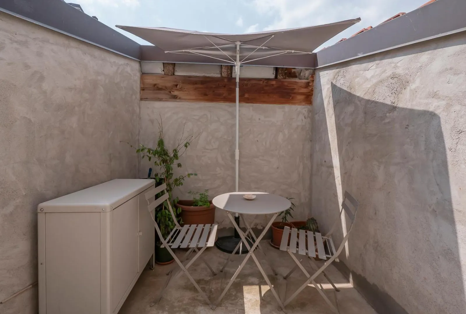 Xenia Apartments - Attic Studio Apartment In Chinatown Milaan