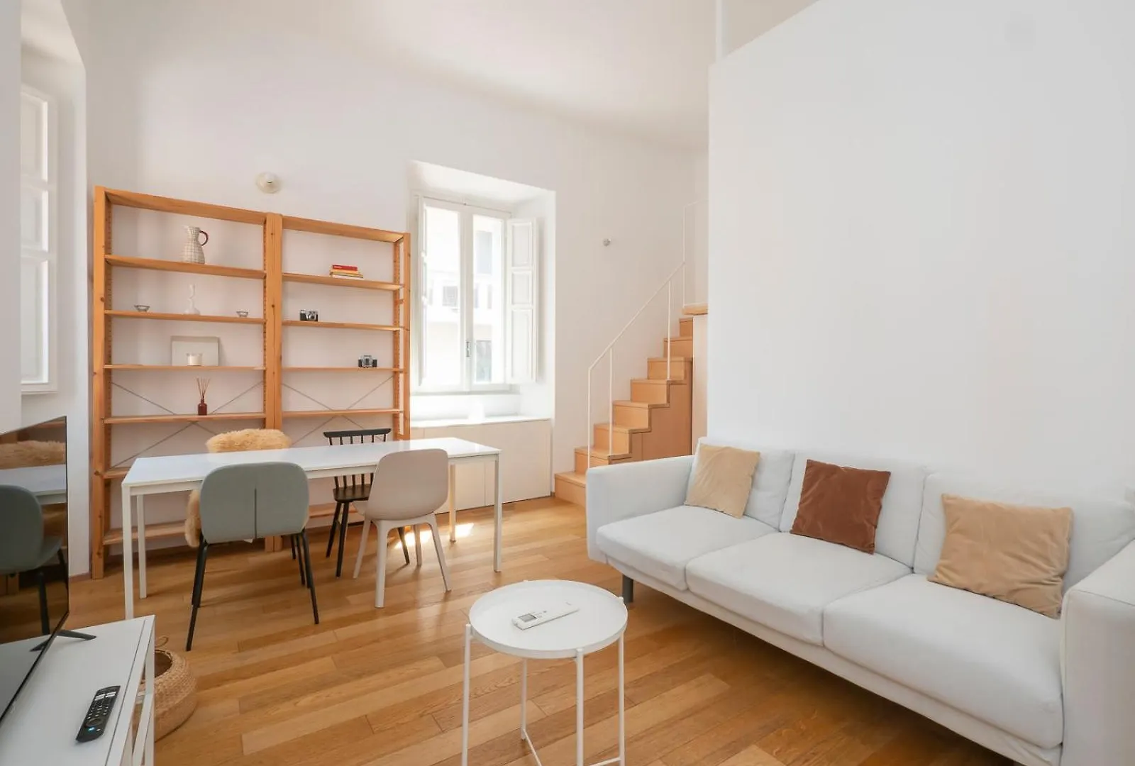 Xenia Apartments - Attic Studio Apartment In Chinatown location